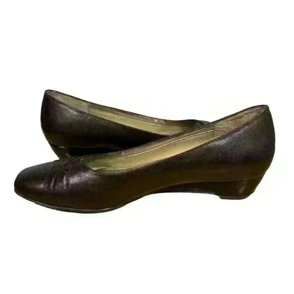 Mark Lemp Classics Beauty closed toe classic pumps Women's Sz US 9.5 Brown